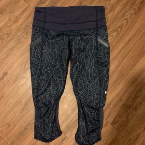 Lululemon crops
